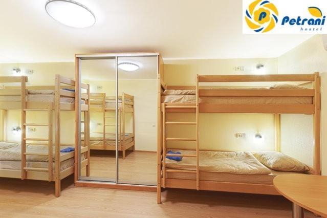 Petrani Hostel Kiev Eksteriør bilde