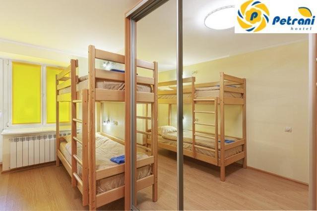 Petrani Hostel Kiev Eksteriør bilde