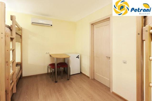 Petrani Hostel Kiev Eksteriør bilde