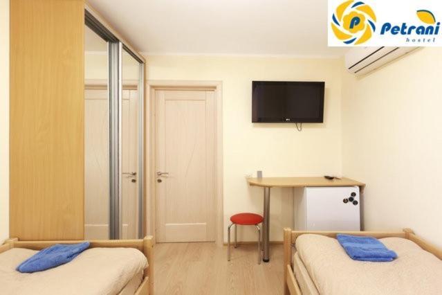 Petrani Hostel Kiev Eksteriør bilde